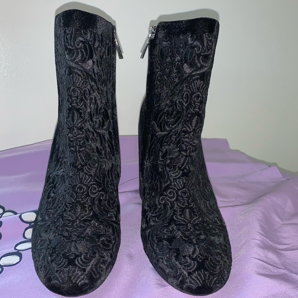 🦋SALE🦋 Wovella Ankle Boot - Picture 3 of 9